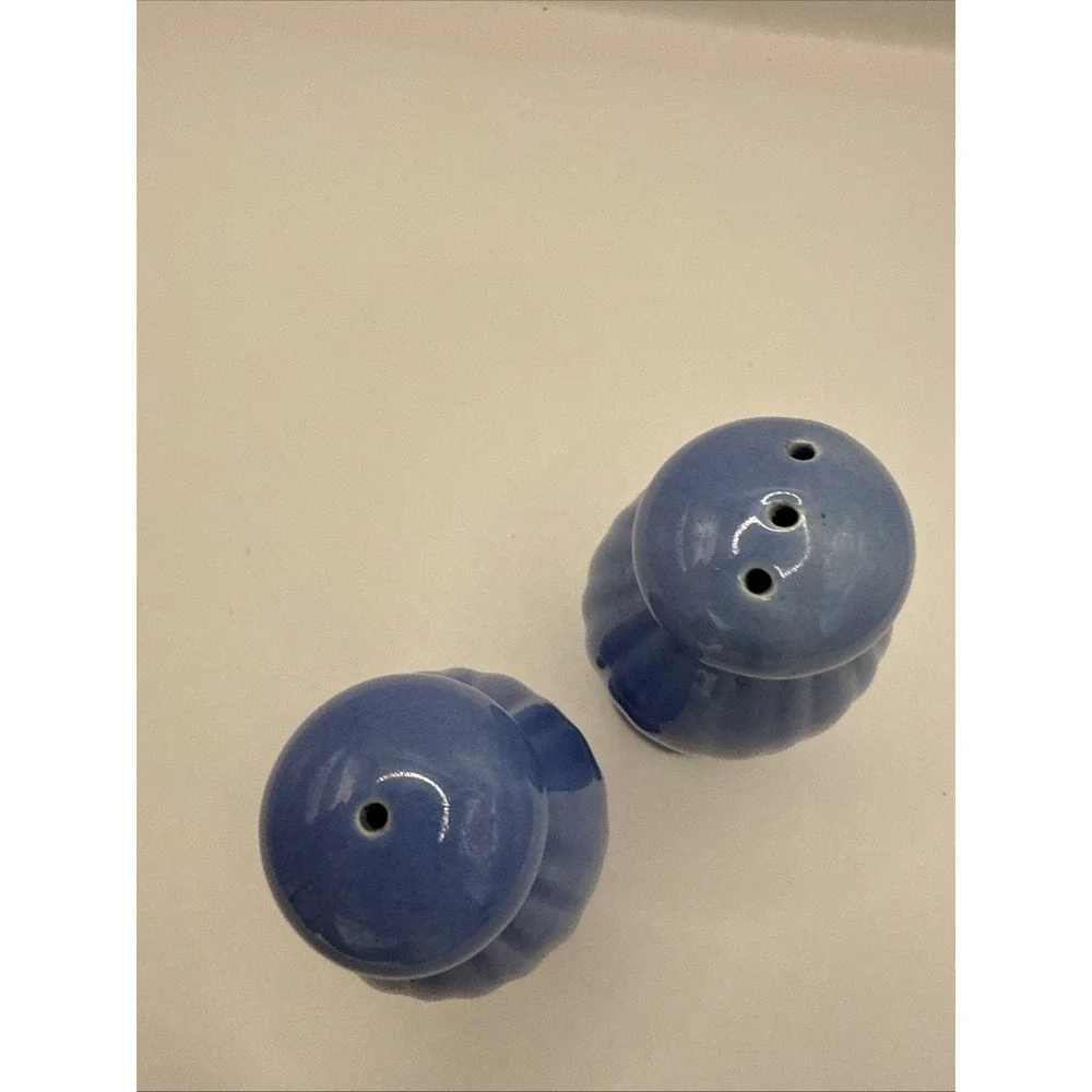 STANGL COLONIAL BLUE, SALT & PEPPER‎ SHAKERS
